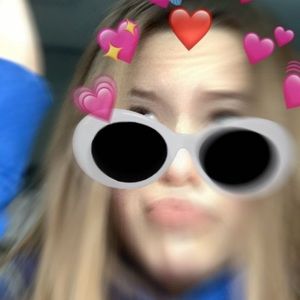 Meet your Posher, Andrea